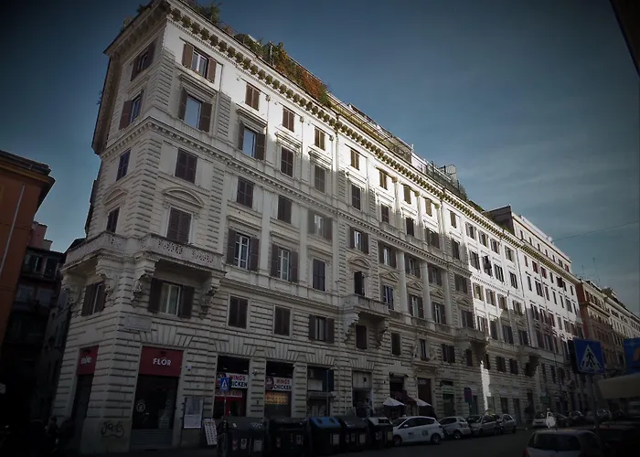 325 Ai Fori Konukevi Roma